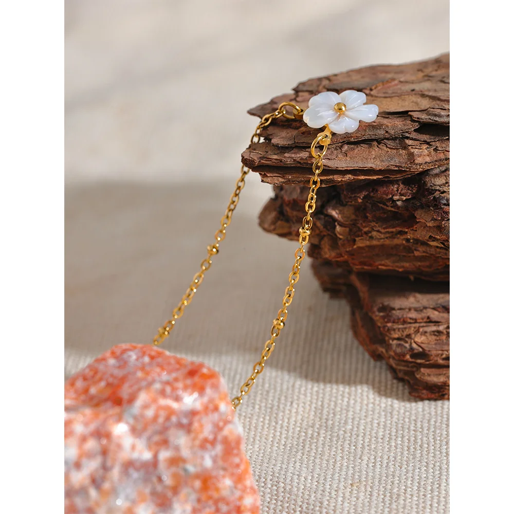 Hibi Necklace