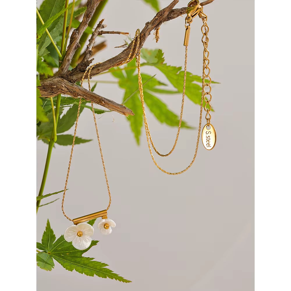 Stainless Steel Sweet Romantic Chic Resin Flower Pendant Summer Necklace 18K Gold Color PVD Collar Jewelry for Women Gift