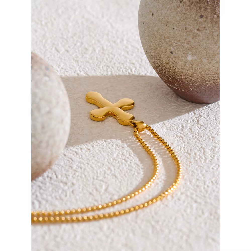 Bela Necklace 