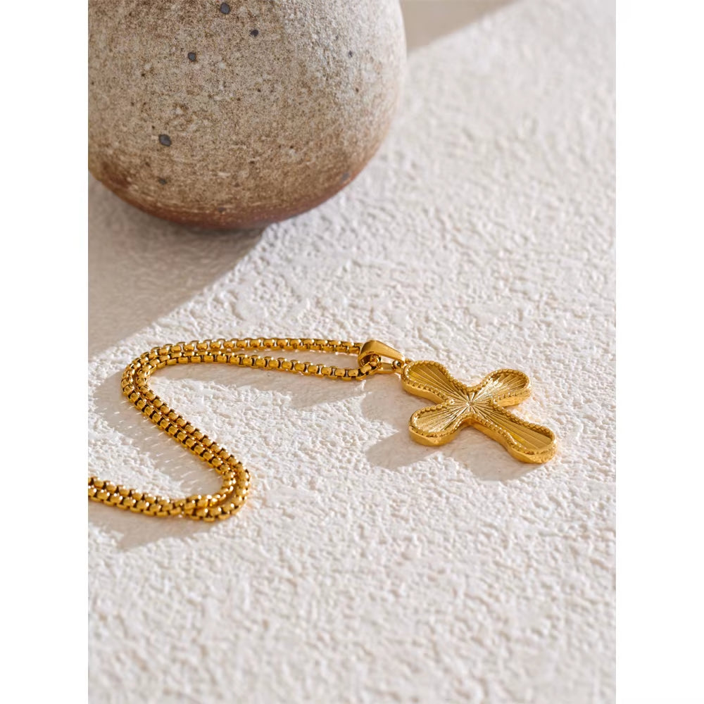 Bela Necklace 