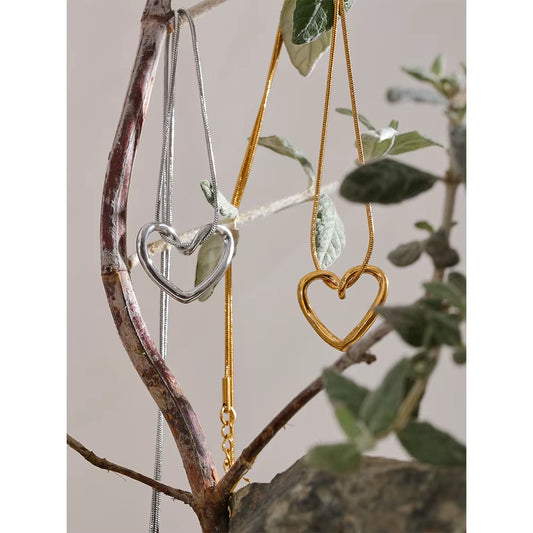 Iria necklace 